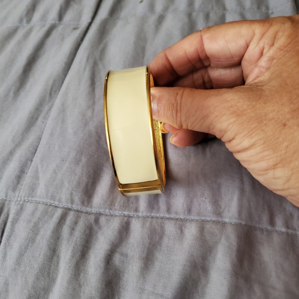 Enamel bracelet